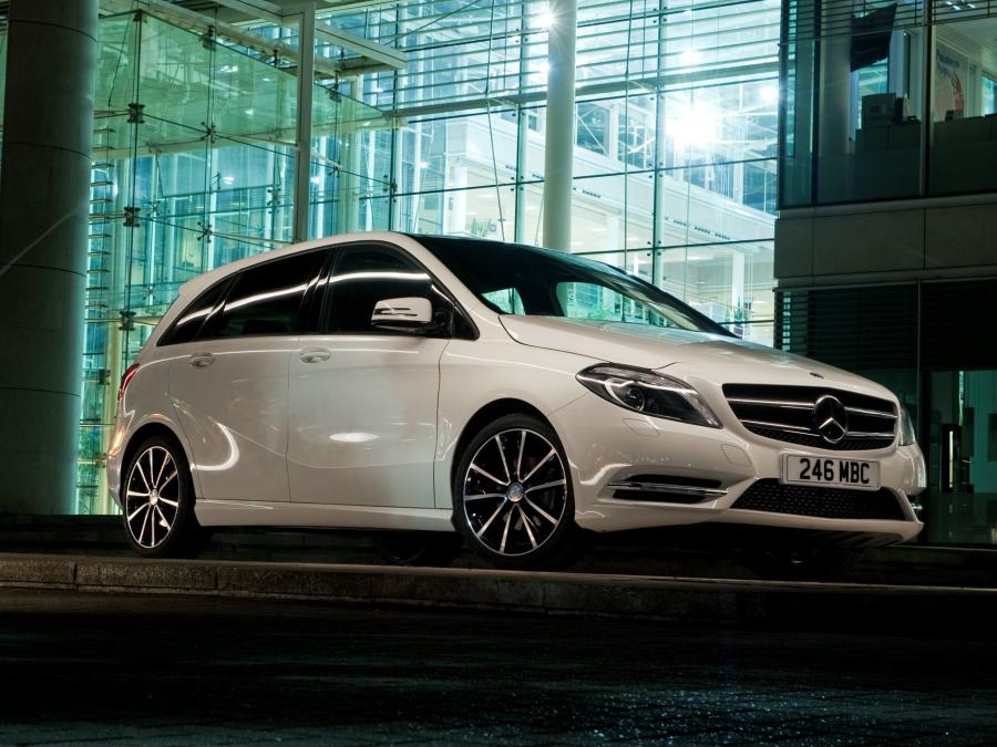  Mercedes-Benz B200 BlueEFFICIENCY 2012 года  (UK) (фото 12 из 14)